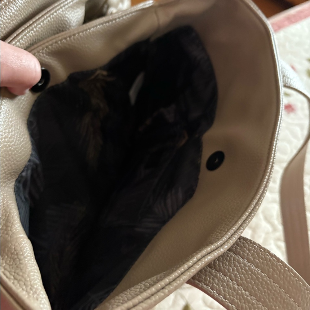 Lug Tempo XL Vegan Leather Quilted Tote  in Tan - Picture 7 of 10